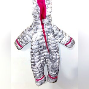 LKNW Baby girl silver snow suit 3-6m